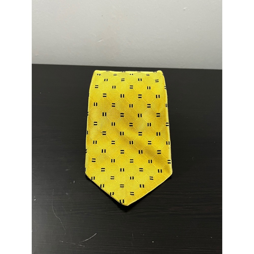 Brooks Brothers Basics Yellow Silk Geometric Square Pattern Tie Made in USA Mens
